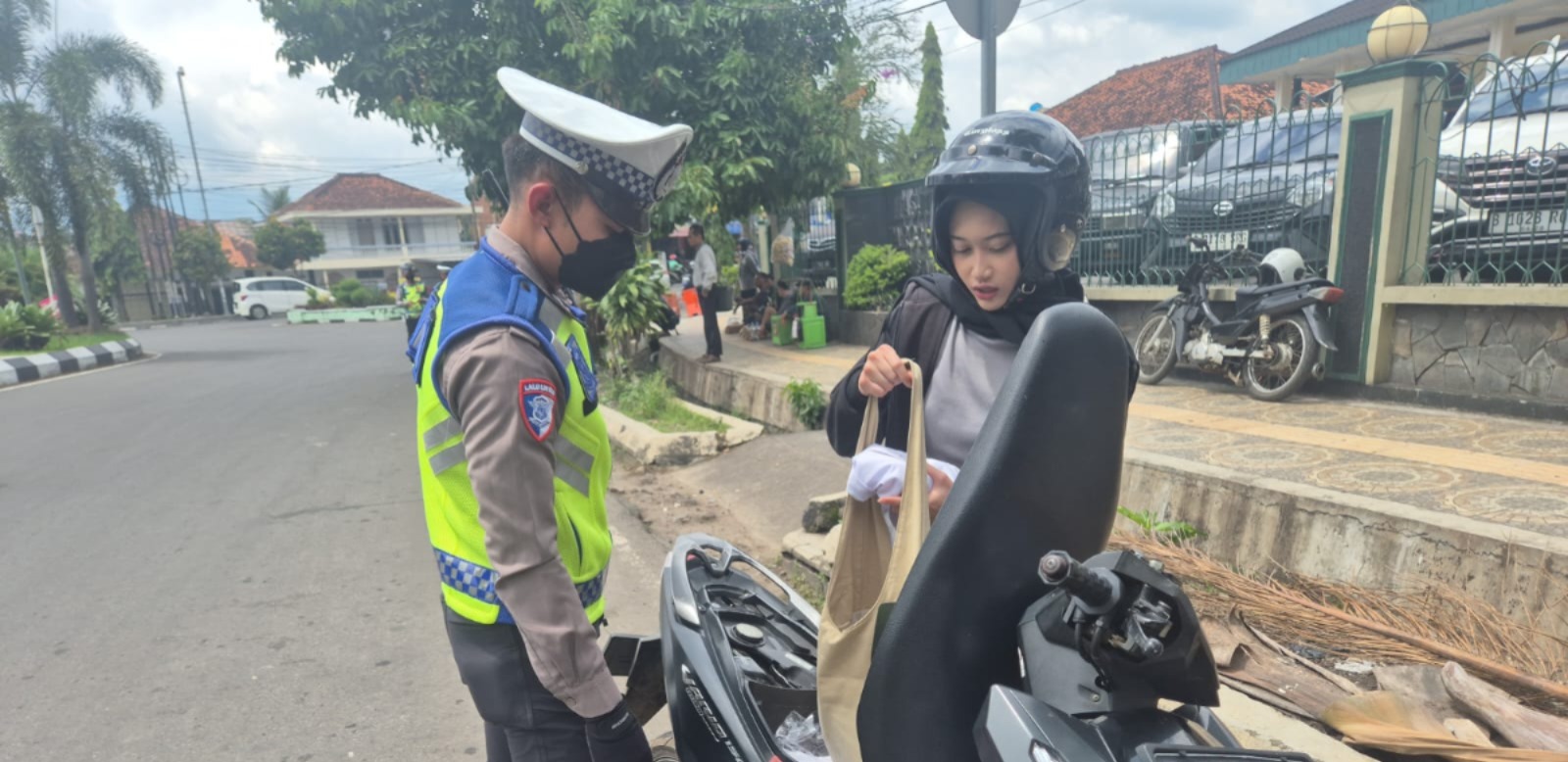 Hari Pertama Ops Zebra Lodaya 2025 di Garut, Puluhan Pengendara Dapat Teguran